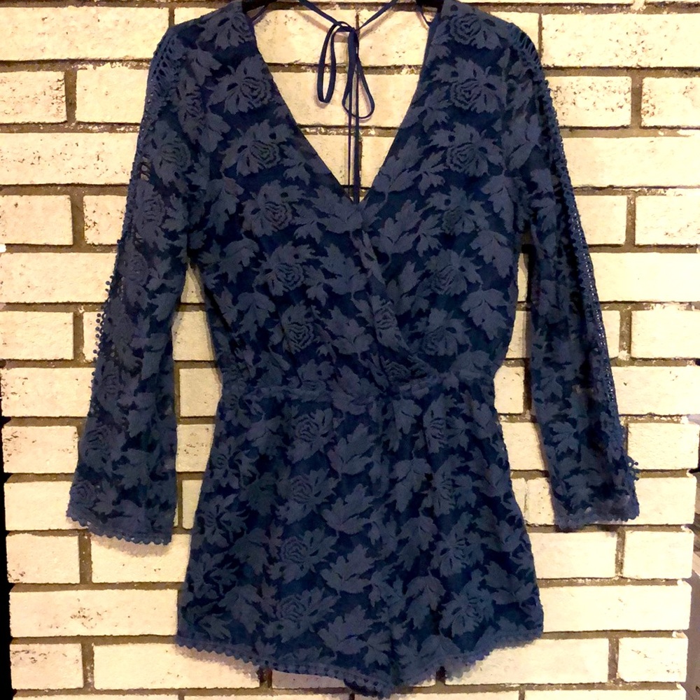 Adelyn Rae Romper Size Small
